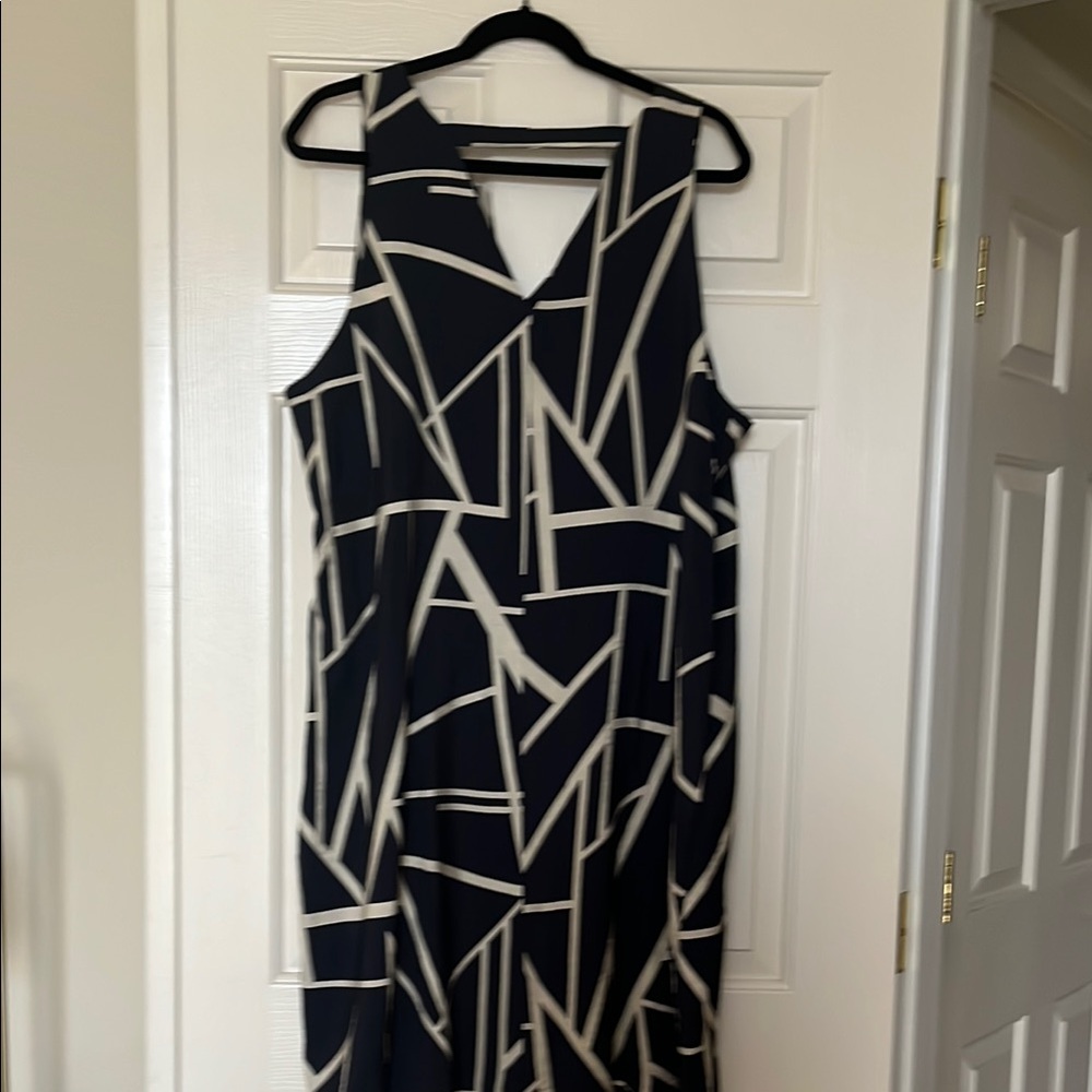 Banana Republic Black and White Midi Dress - Picture 3 of 4